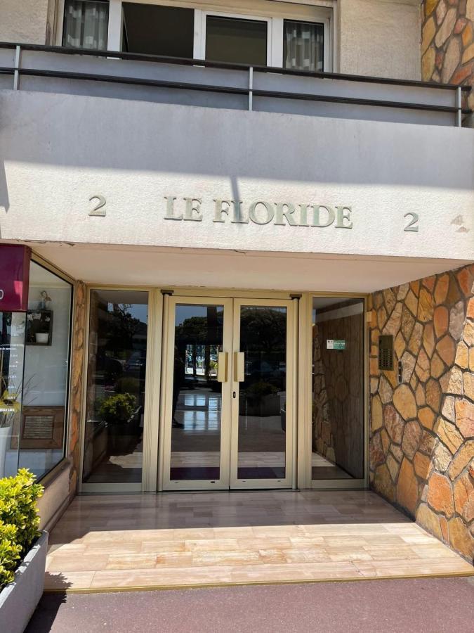 Fully Equipped Beachfront Studio In The Heart Of The City Center Bd Leclerc อองทีบส์ ภายนอก รูปภาพ