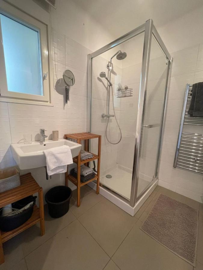 Fully Equipped Beachfront Studio In The Heart Of The City Center Bd Leclerc อองทีบส์ ภายนอก รูปภาพ